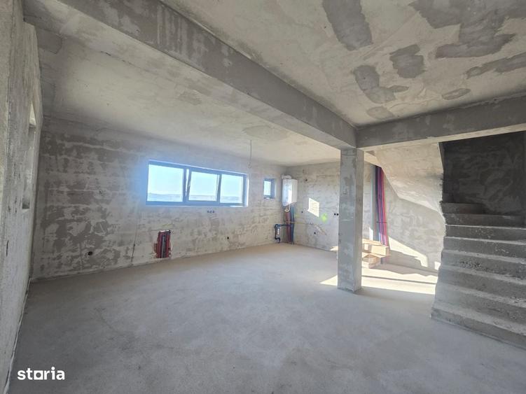 Casă cu 4 camere în Jucu
