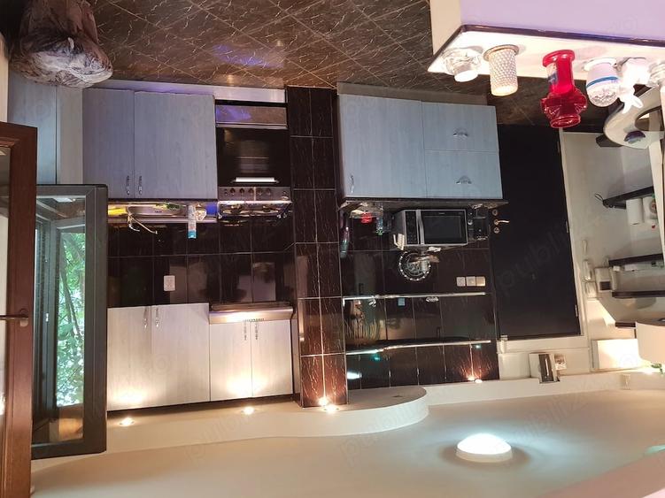 Apartament cu 3 camere decomandat în Drumul Taberei