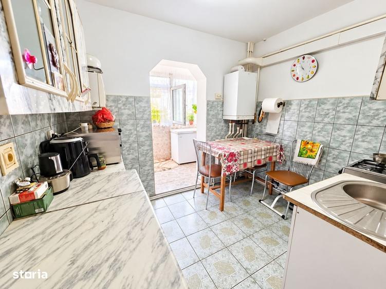 Apartament cu 3 camere decomandat în Central