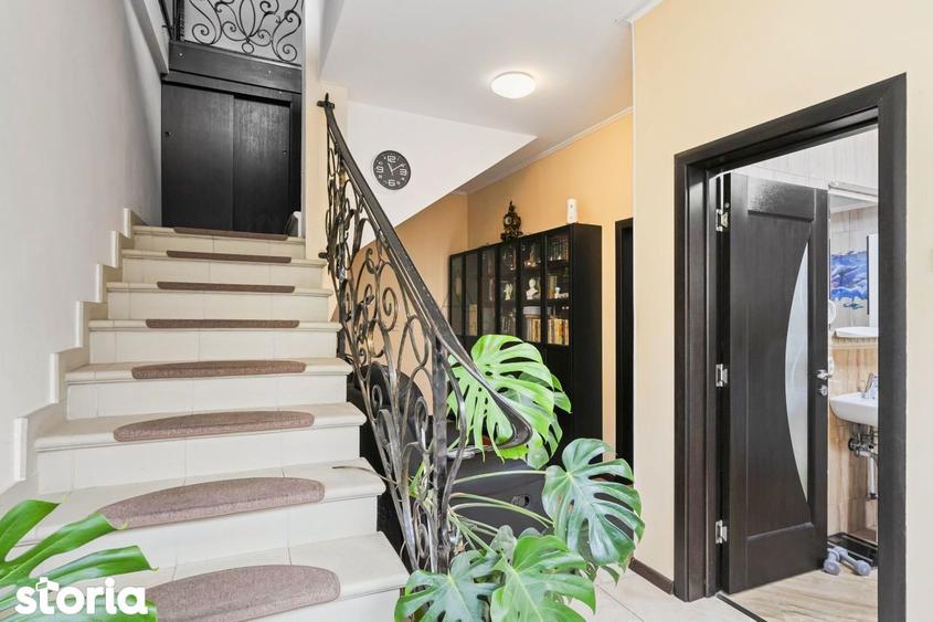 Casă cu 10 camere cu Teren 336 Mp în Colentina