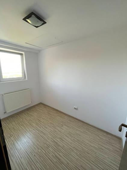 Apartament cu 3 camere semidecomandat, mobilat în Mănăștur