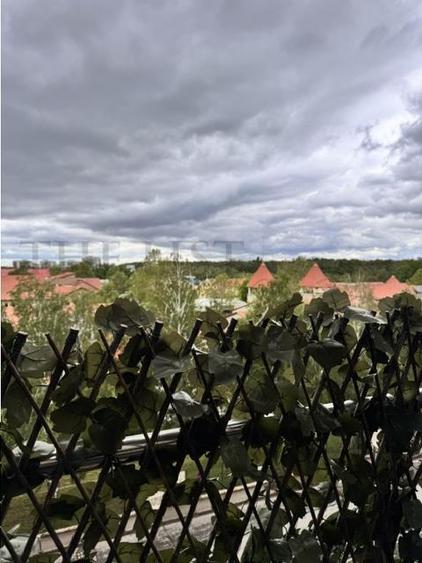 Apartament cu 3 camere semidecomandat în Nord-Est