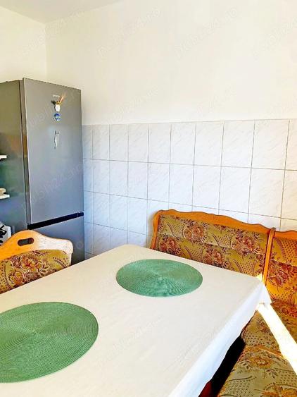 Apartament cu 3 camere decomandat în Aradului