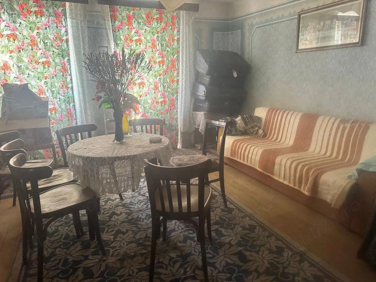 Casă cu 4 camere cu Teren 1536 Mp în Variaș