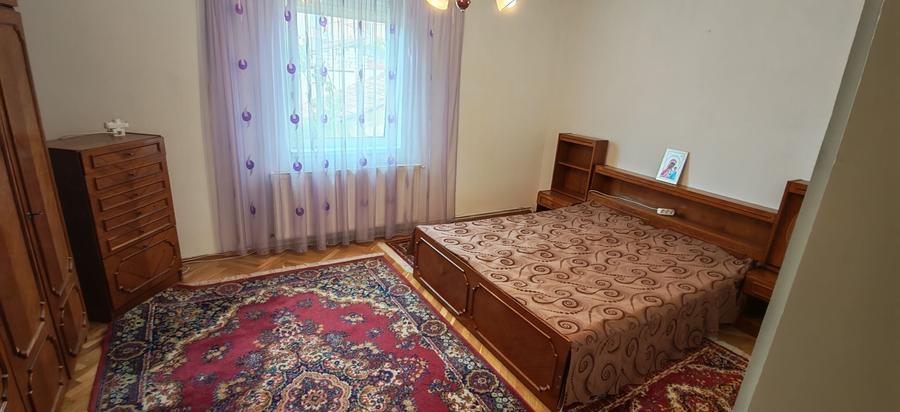 Casă cu 3 camere în Lupeni