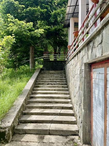 Casă cu 4 camere în Izvoarele