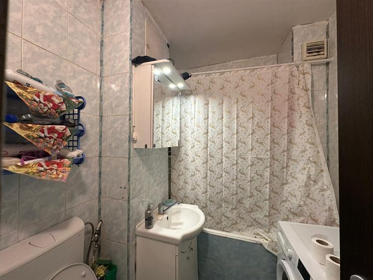 Apartament cu 3 camere decomandat în Gară