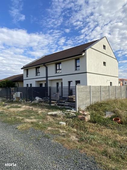 Casă cu 4 camere cu Teren 410 Mp în Șag