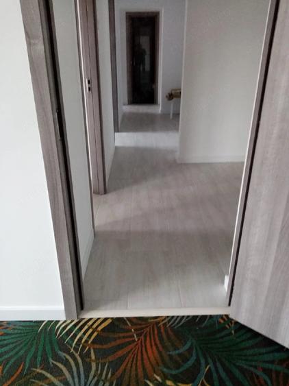 Apartament cu 4 camere decomandat în Cetate