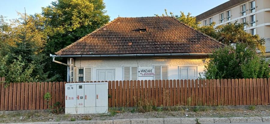 Casă individuală cu 5 camere cu Canalizare în Central