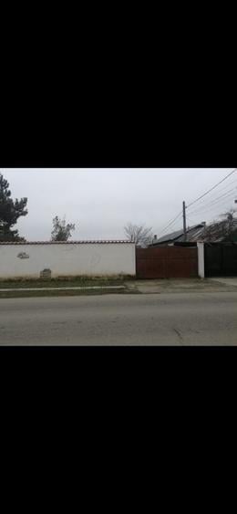 Casă cu 4 camere în Izvorani