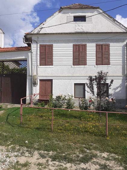 Casă cu 4 camere în Dacia