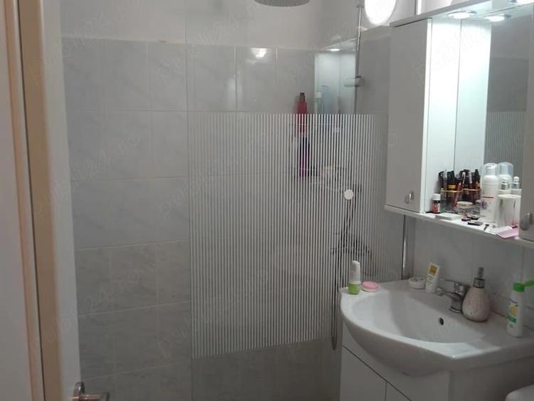 Apartament cu 2 camere semidecomandat, mobilat în Brazda lui Novac