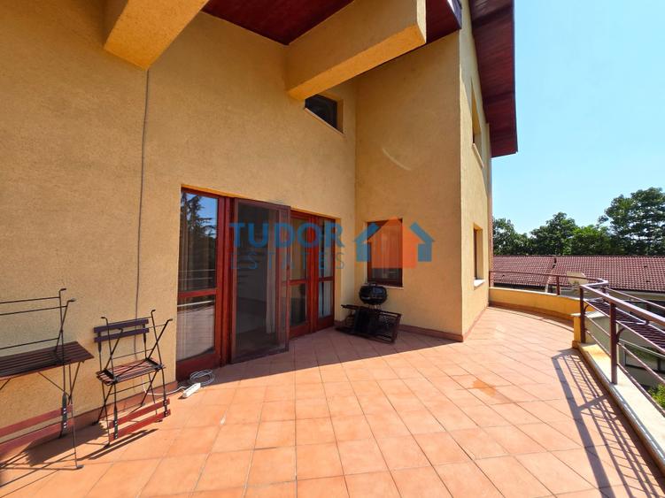 Apartament cu 3 camere în Iancu Nicolae