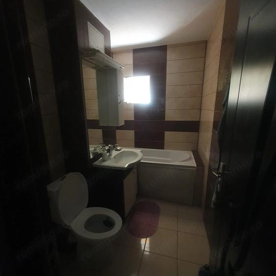 Apartament cu 2 camere semidecomandat în Girocului