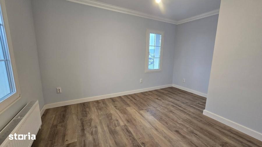 Casă cu 4 camere cu Teren 400 Mp în Rediu