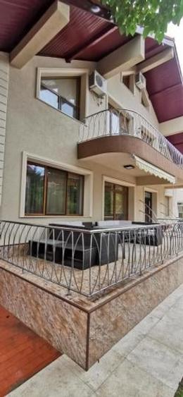 Casă cu 4 camere cu Teren 1000 Mp în Băneasa
