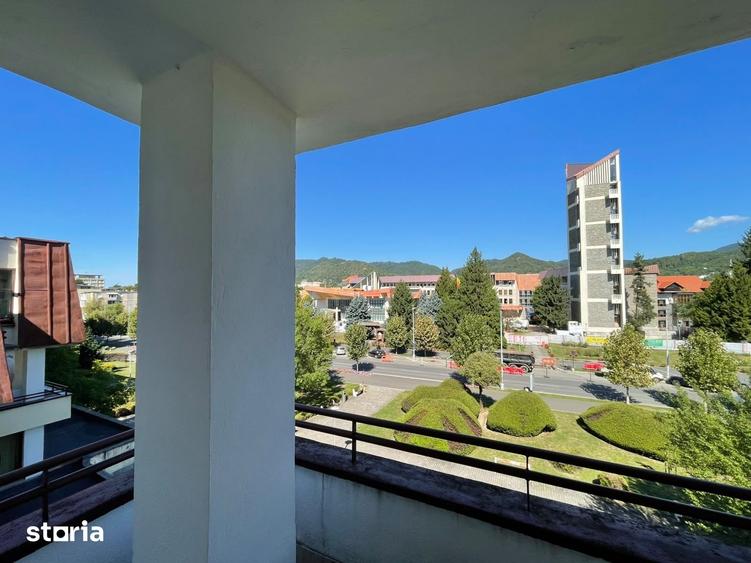 Apartament cu 3 camere decomandat în Orașul Vechi