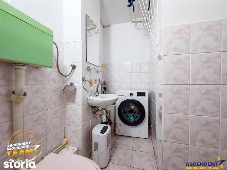 Apartament cu 3 camere decomandat în Central