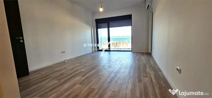 Apartament cu 3 camere decomandat în Mamaia