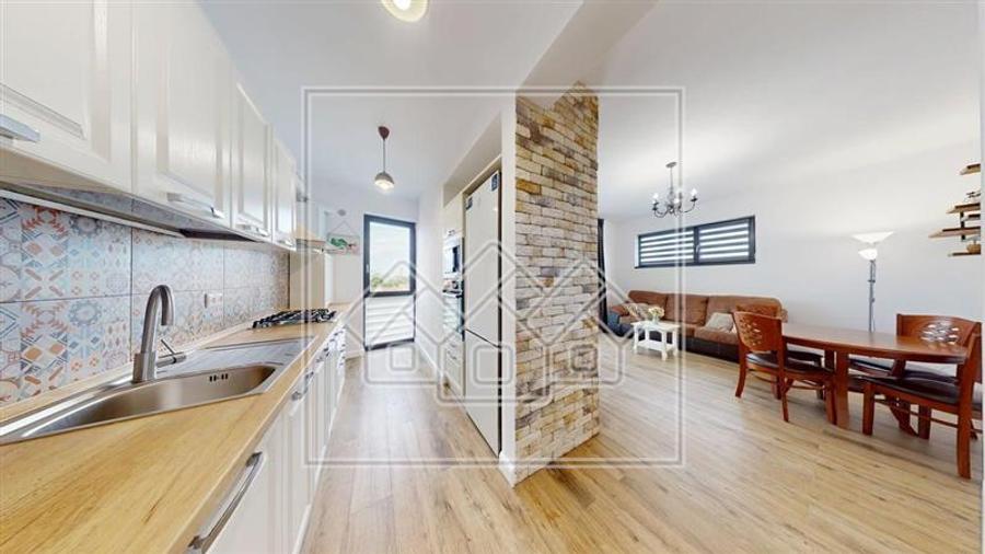 Apartament cu 2 camere decomandat în Piața Cluj