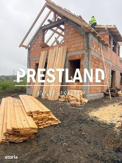 Casă cu 3 camere cu Teren 69 Mp în Roșia
