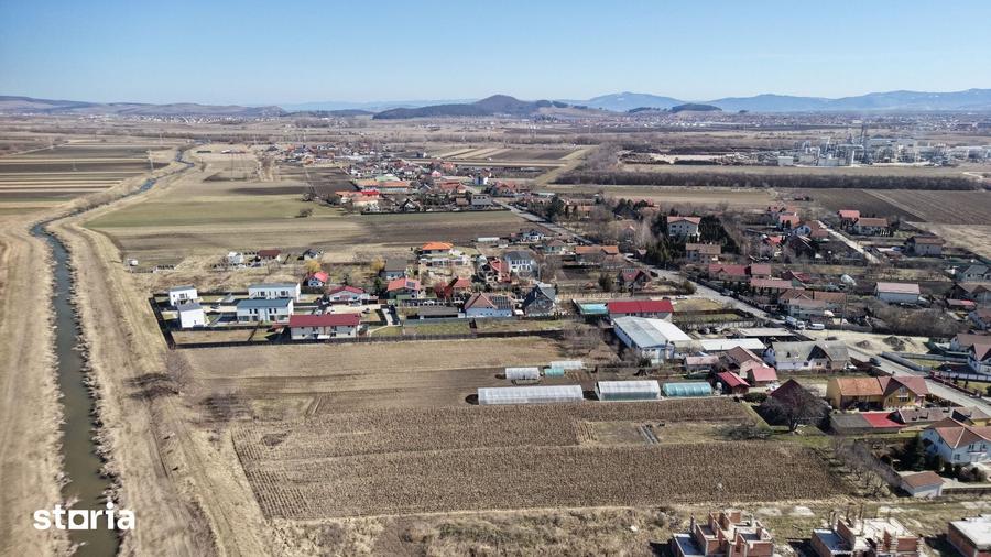 Teren de 6000 mp, în Stupini