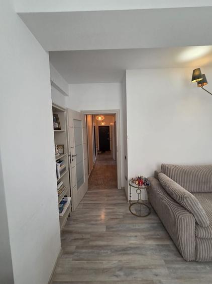 Apartament cu 2 camere decomandat, mobilat în Est