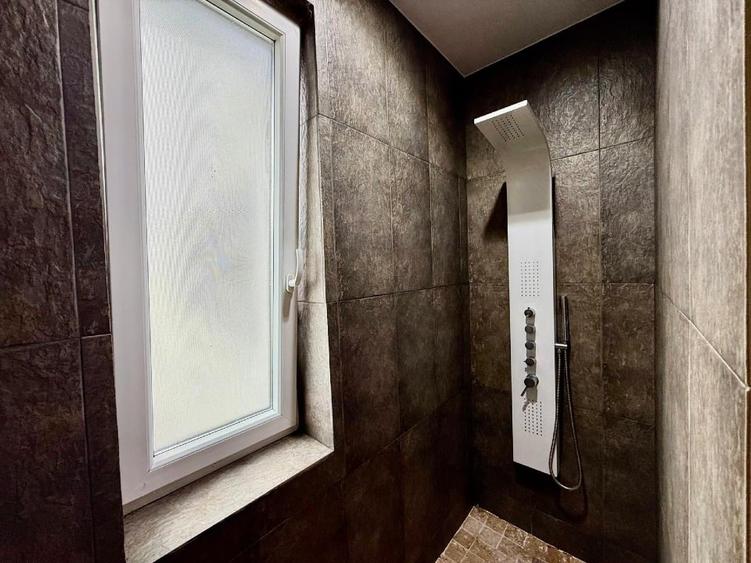 Apartament cu 3 camere semidecomandat, mobilat în Florești