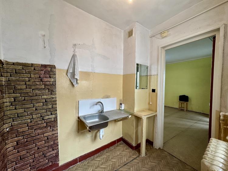 Garsonieră decomandată în Gorjului