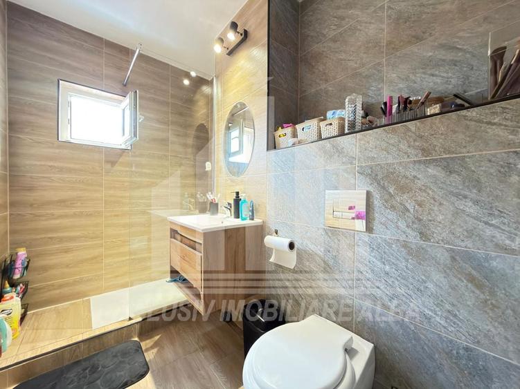 Apartament cu 2 camere semidecomandat, mobilat în Cetate