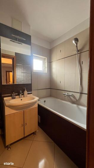 Apartament cu 3 camere decomandat în Intim
