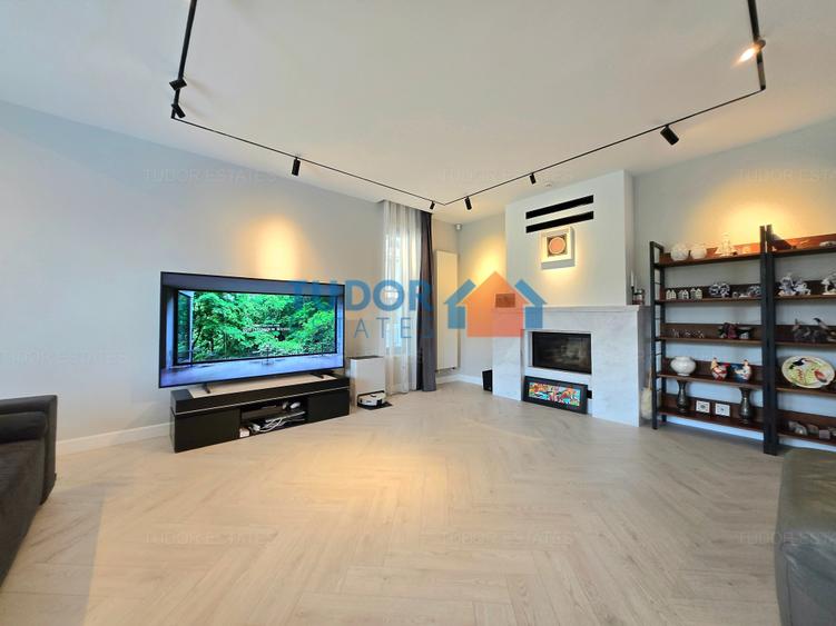 Duplex cu 9 camere cu Garaj în Pipera