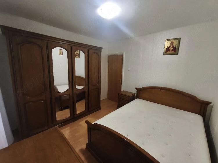 Apartament cu 3 camere decomandat în Tineretului