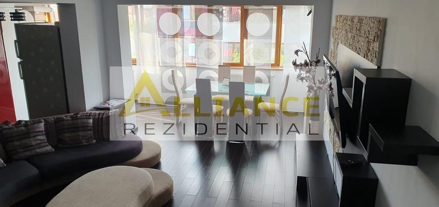 Apartament cu 5 camere decomandat, mobilat în Central