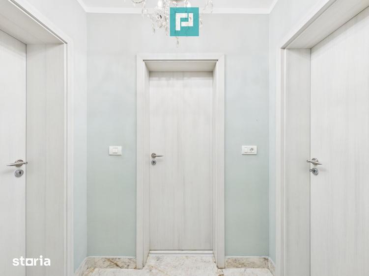 Apartament cu 3 camere în Intim