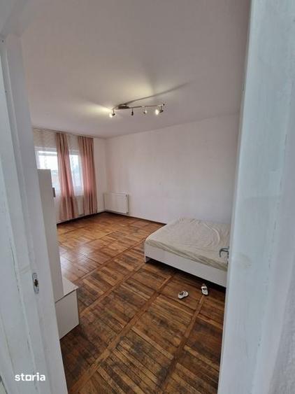 Garsonieră decomandată în Central