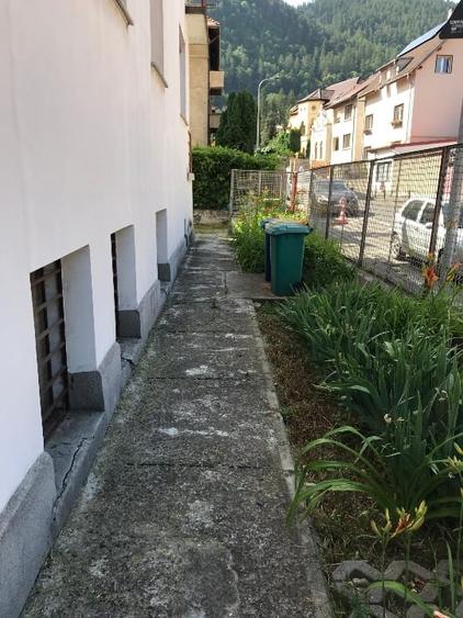 Casă cu 14 camere cu Canalizare în Centrul Istoric