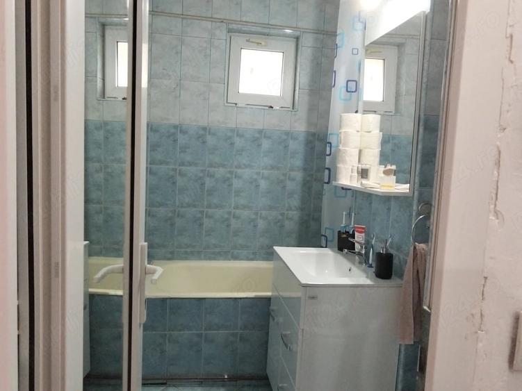 Apartament cu 4 camere decomandat în Micălaca