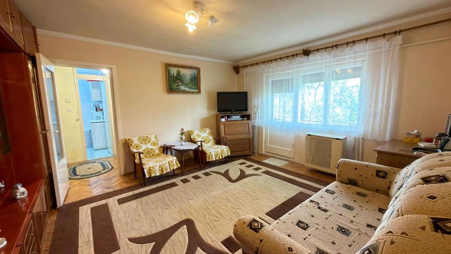 Apartament cu 2 camere semidecomandat, mobilat în Nord-Vest