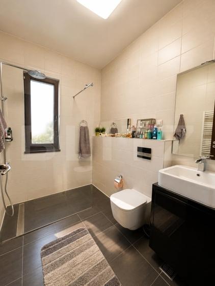 Apartament cu 2 camere semidecomandat, mobilat în Borhanci
