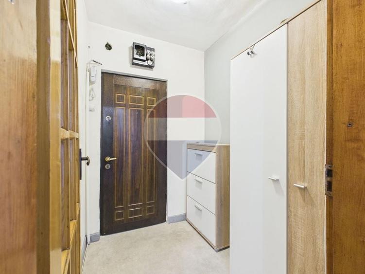 Apartament cu 2 camere semidecomandat, mobilat în Olteniței