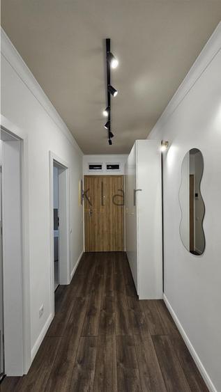 Apartament cu 3 camere semidecomandat, mobilat în Florești
