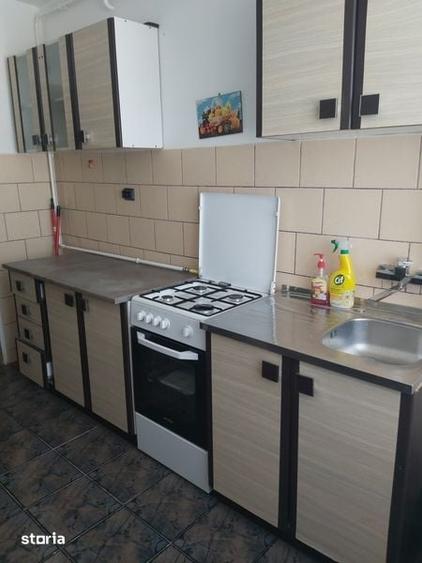 Apartament cu 2 camere decomandat în Precista