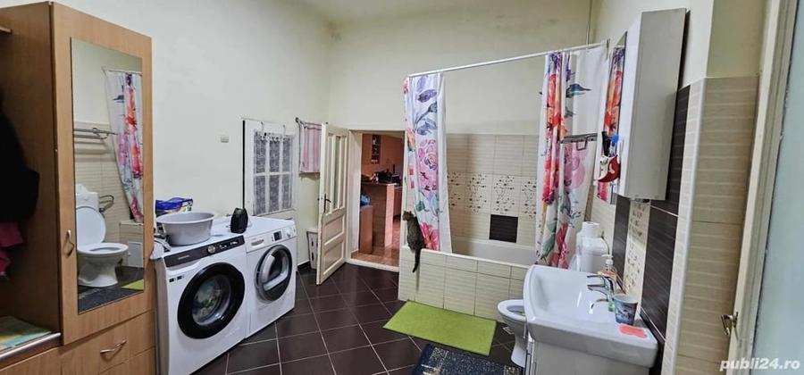 Casă cu 3 camere cu Teren 1550 Mp în Central