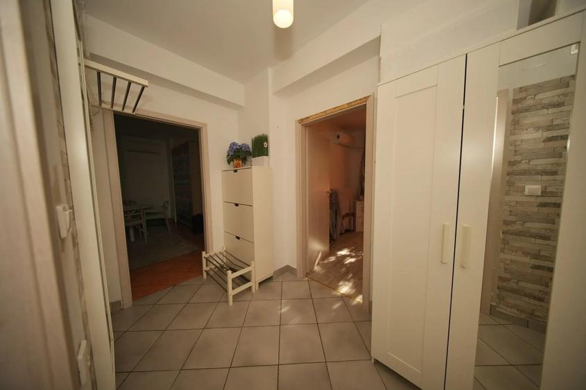Apartament cu 2 camere decomandat în Drumul Taberei