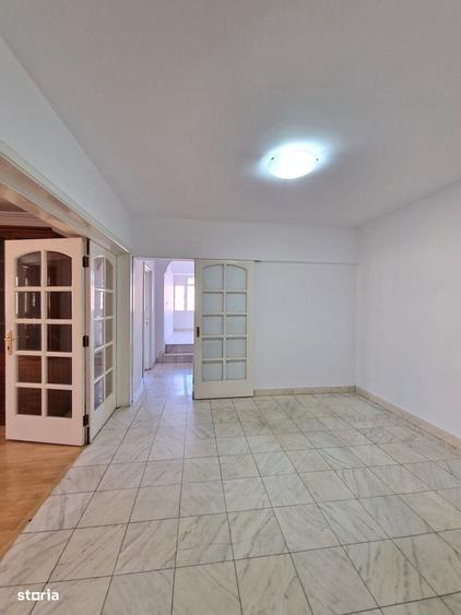 Apartament cu 4 camere în 13 Septembrie
