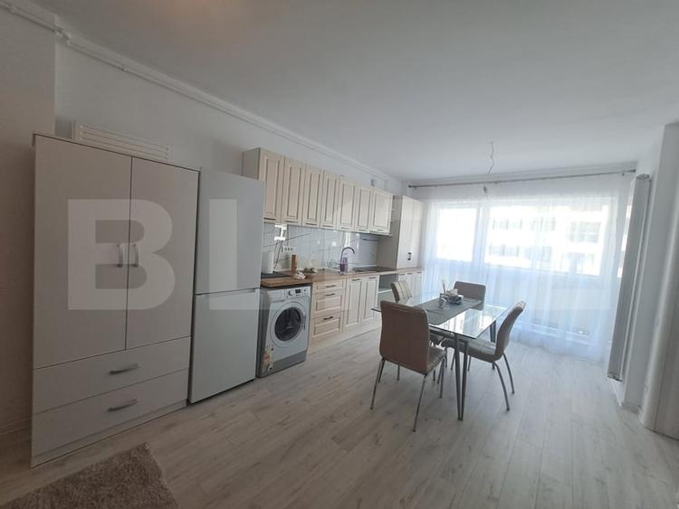 Apartament cu 2 camere decomandat, mobilat în Tractorul