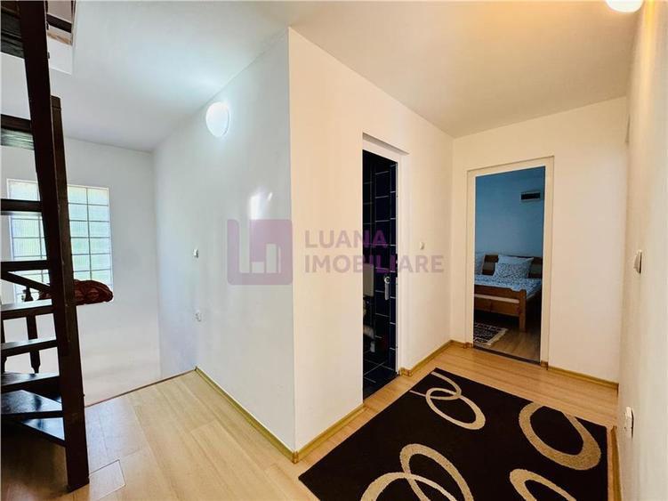 Casă individuală cu 6 camere cu Teren 800 Mp în Central
