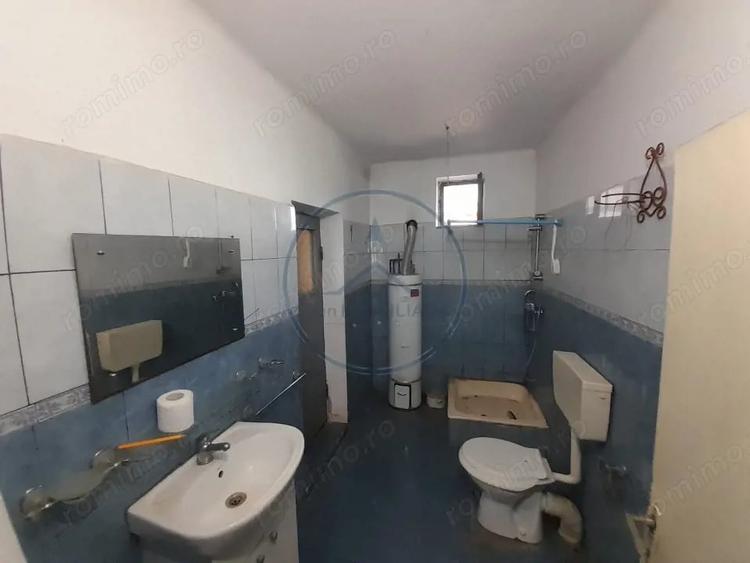 Casă cu 3 camere cu Teren 2400 Mp în Central